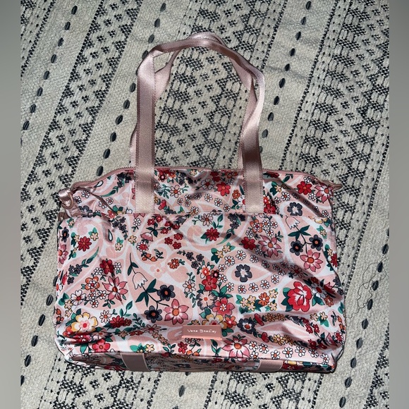 Vera Bradley Women's Recycled Lighten Up Reactive Travel Tote Travel Bag - Picture 5 of 9